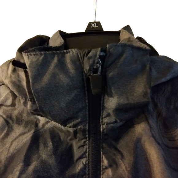 EUC H&M black and gray hooded Epic Videos windbreaker  Boys 12-14 - Picture 4 of 6